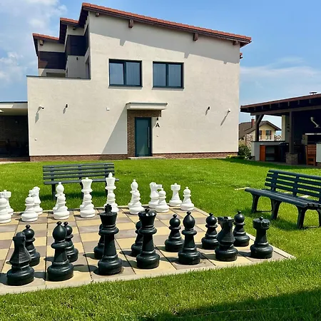 Villa Vysoke Tatry Isc For 17 People With 10 Extra Beds Mlynica