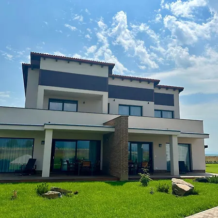 Villa Vysoke Tatry Isc For 17 People With 10 Extra Beds Mlynica