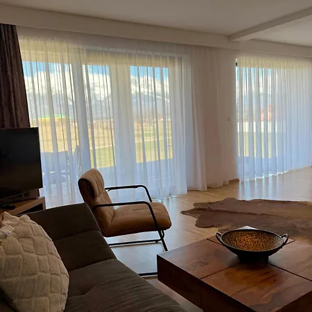 Vysoke Tatry Isc For 17 People With 10 Extra Beds Vila Mlynica