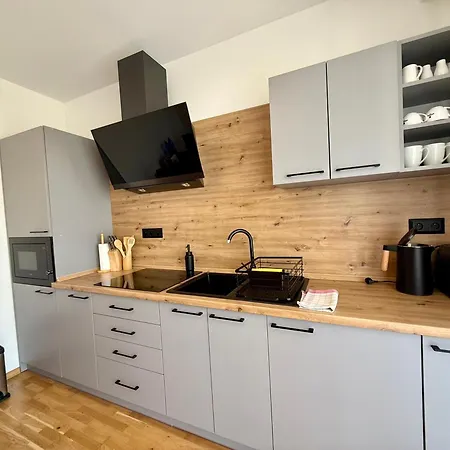 Vysoke Tatry Isc For 17 People With 10 Extra Beds Villa *