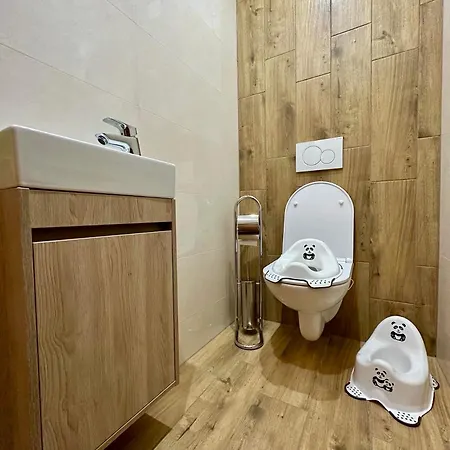 Vysoke Tatry Isc For 17 People With 10 Extra Beds Mlynica
