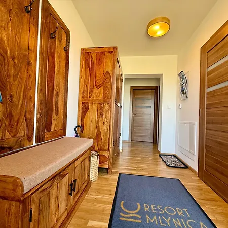 Vysoke Tatry Isc For 17 People With 10 Extra Beds * Mlynica