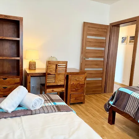 Vysoke Tatry Isc For 17 People With 10 Extra Beds * Mlynica